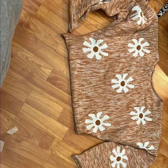 Floral Knit Sweater - Orange and White - Picture 2 of 3